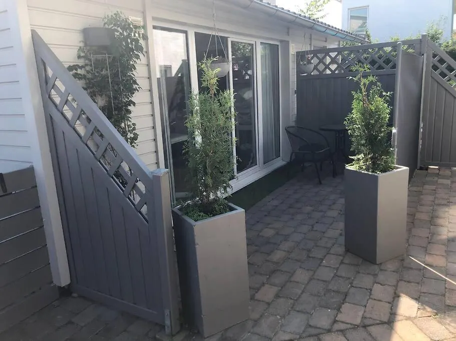 Garden House With Parking In Central Malmoe Appartamento Malmö